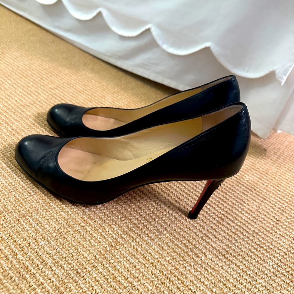 Christian Louboutin black leather pumps size 42